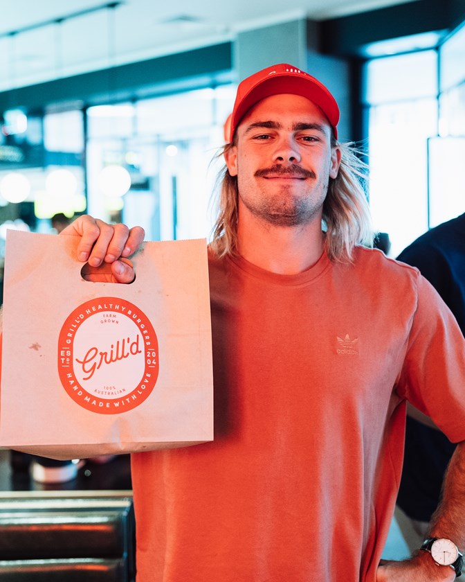 Papenhuyzen fuelling up with Grill'd at Melbourne Airport before his flight to Philadelphia.